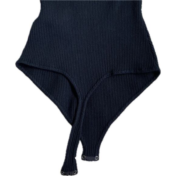 ABERCROMBIE Ribbed Knit Short Sleeve Bodysuit Size M Black Portrait Square Neck - Picture 10 of 12